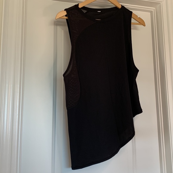 Lululemon tops - Picture 3 of 4